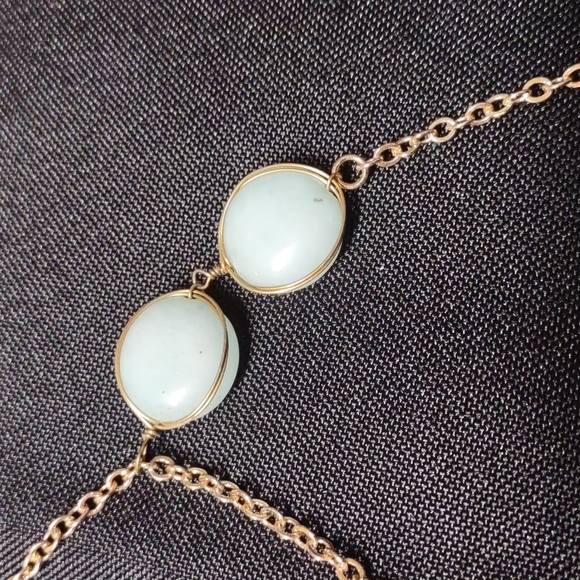 💎 Host Pick🎀Gold colored necklace with turquoise and light green beads - Picture 3 of 8